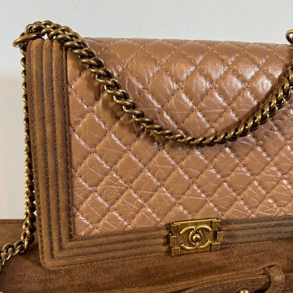 RARE Chanel Paris-Edinburgh Boy Flap Bag in Quilted Aged Calfskin With Nubuck - Picture 5 of 14